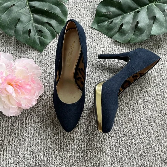 Christian Siriano Navy and Gold Pumps *Size 8 and 1/2* - Picture 4 of 9